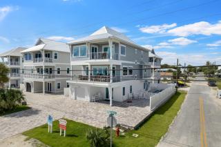 LUX Family Teddy's Heaven - Beachfront - 6 Seater LSV - Pool-Hottub - 0