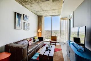 Austin Rainey Street Escape Rooftop Pool Barcle - 5