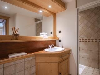 Grand appartement 6 pièces pour 10 pers. proche pistes, animaux OK, parking, WiFi - FR-1-343-223 - 1