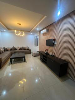 Elegant & Cozy Apartment in a Prime Location - 4