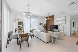 Dubai Creek Gem, Stylish Condo With Two Balconies - 4