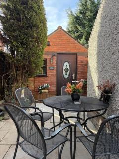 Studio D - Newly renovated private 1 bed studio near Trent Bridge Cricket Ground and National Water Sports Centre - 9