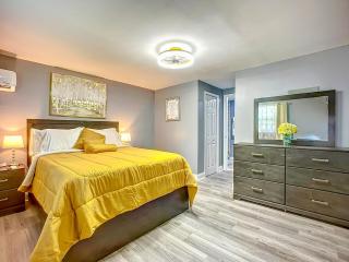 Private Guest House 10 Min to Airport & Downtown - 4