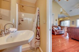 Amazing Waterfront Views & Sauna: Canyon Lake Home - 2