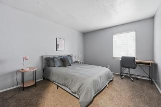 Cozy 2BR townhome with open living space - Arlington - 1