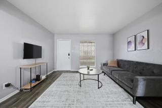 Cozy 2BR townhome with open living space - Arlington - 5