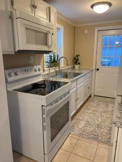 Sandpiper Retreat Chincoteague Island VA Apt-B - 8