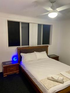 Stylish & Modern 2 bedroom Escape - 4