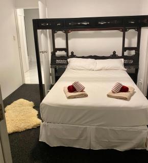 Stylish & Modern 2 bedroom Escape - 1