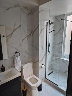 Central Apartments Jacuzzi - 7