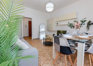 Hostly Bonaini Grand Apartment in Pisa Center - 1