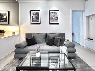 Parliament 1BR Apartment by Wayfaris - 2