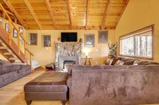 Near Scenic Trails! Woodsy Log Cabin in Lakeside - 6
