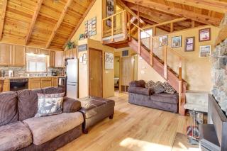 Near Scenic Trails! Woodsy Log Cabin in Lakeside - 5