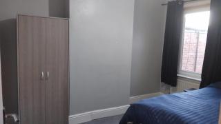 Central 4 Bed Home in Eastleigh! - 8