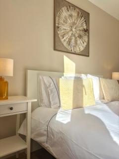 Harbour Haven Cobh- Sea & Cathedral View Apartment - 1