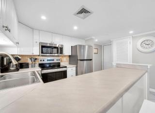 Holiday Surf and Racquet Unit 505 - 3