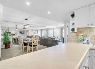 Holiday Surf and Racquet Unit 505 - 2