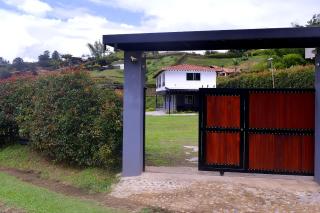 Preciosa Finca con Increíble vista frente al embalse de Guatapé con jacuzzi - 8