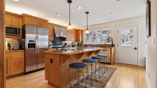 Legacy House by AvantStay Beautiful 4BDR Home in Great Location w Hot Tub - 2