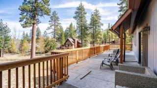 Walk to Lake 7BDR HotTub Movie Theater GameRoom Dawn and Dusk by AvantStay - Big Bear Lake - 5