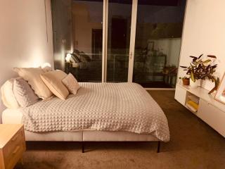 2 Storey contemporary apartment in Richmond - 5