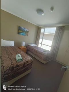 Opuke Crash Pad Methven - with mountain views. - 5