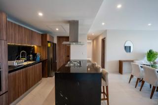 Modern Apt - 3BR - Marina & Shopping - 6