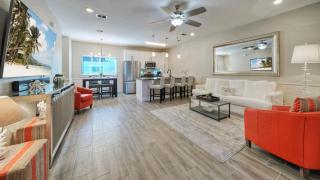 Resort Pool Walk to the Beach Island Views Little Beach House by AvantStay - 4