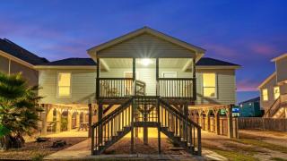 Near the Beach w Pool Boat Parking Golf Cart Zone Agave House by AvantStay - 9