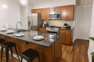 Cozy Downtown Suite Stadiums, Casino, R&R HoF - 7