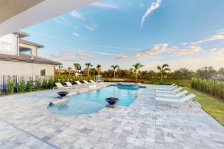 BD015J - Mania Bear's Den Mansion With Themed Bedrooms at Reunion - 9