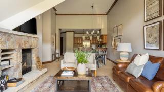 Twin Chutes by AvantStay Beautiful Ski in Ski out Condo w access to Hot Tub Gym - 8