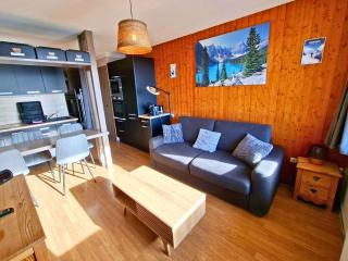 Grand studio rénové, confort moderne, balcon sud, proche ski et randonnées - FR-1-393-172 - 5