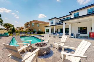 W415J - Modern Chic 9 Bedroom Mansion Sleeps 20 with Themed Rooms at Reunion Resort - 5