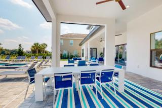 W415J - Modern Chic 9 Bedroom Mansion Sleeps 20 with Themed Rooms at Reunion Resort - 1