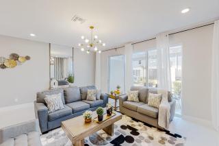 ET025 - Magical Sunny Townhouse With Games Room at Reunion - 4