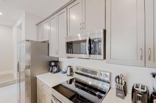 ET025 - Magical Sunny Townhouse With Games Room at Reunion - 1