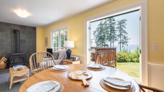 Smugglers Lagoon Beach Cottage by AvantStay - 6