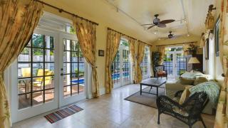 Lighthouse Villa by AvantStay Walk to Southernmost Point w Private Pool Patio Month Long Stays - Key West - 7