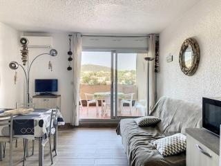 Studio climatisé avec terrasse, piscine, proche plage et commerces à Bormes-les-Mimosas - FR-1-610-3 - 3