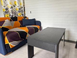 Full studio with parking - 0