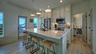 Seas The Bay by AvantStay In-Town Private Pool - 2