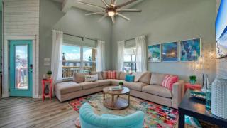 Private Pool Patio Walk to Beach Outdoor Oasis Wave On Wave by AvantStay - 4