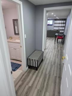 Bright Cozy 2-Bedroom Main Floor Suite - 5