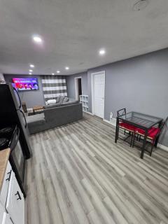 Bright Cozy 2-Bedroom Main Floor Suite - 2