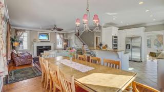 7 41st Avenue by AvantStay Private Pool Near Beach - Isle of Palms - 2