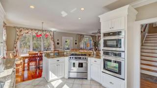 7 41st Avenue by AvantStay Private Pool Near Beach - Isle of Palms - 5