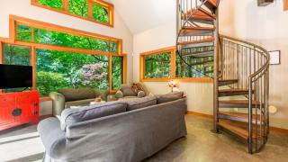 Rhythm Waters by AvantStay Garden Paradise Pond - 2