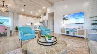 Private Pool Firepit Balcony Patio Boat Parking Mint to Be by AvantStay - 3